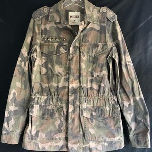 Super cute camouflage jacket.